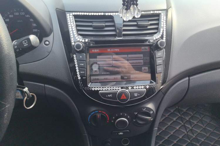 Used Hyundai Verna Ray 2014 1.4L Automatic GLX Audio And AC Panel