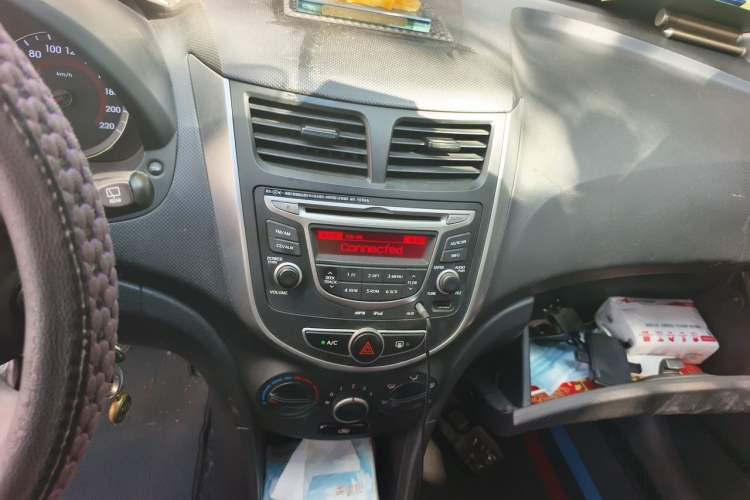 Used Hyundai Verna Ray 2014 1.4L Manual GLX Audio And AC Panel