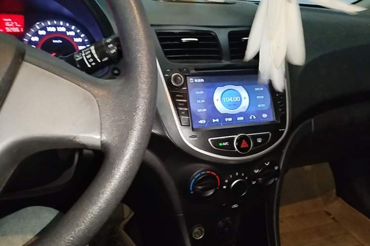 Used Hyundai Verna Ray 2014 1.4L Manual GLX Audio And AC Panel
