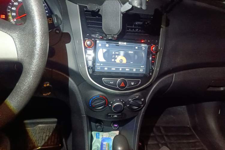 Used Hyundai Verna Ray 2014 1.4L Automatic GLX Audio And AC Panel