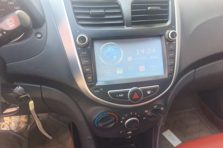 Used Hyundai Verna Ray 2014 1.4L Manual GLX Audio And AC Panel