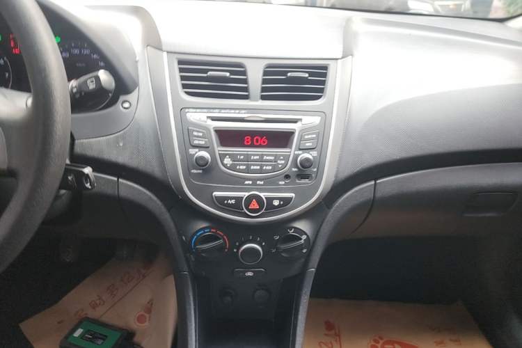 Used Hyundai Verna Ray 2014 1.4L Manual GLX Audio And AC Panel