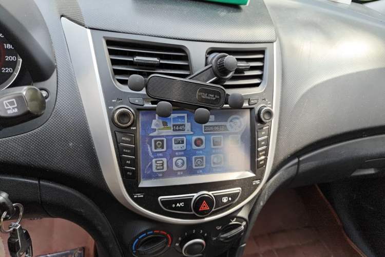 Used Hyundai Verna Ray 2014 1.4L Manual GLX Audio And AC Panel