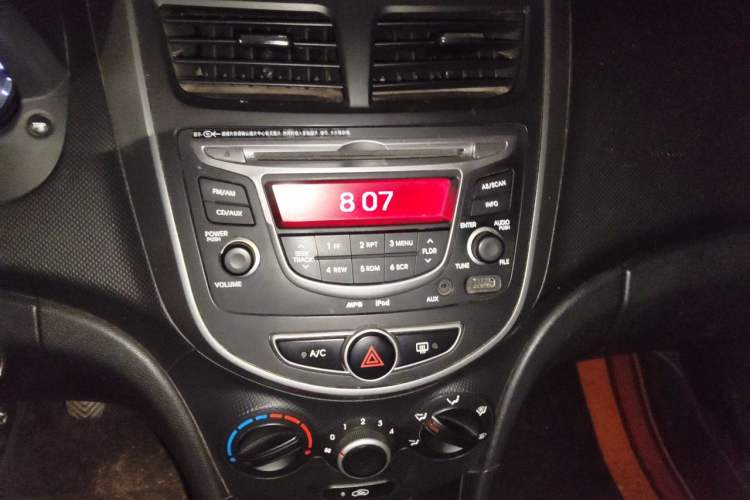 Used Hyundai Verna Ray 2014 1.4L Manual GLX Audio And AC Panel