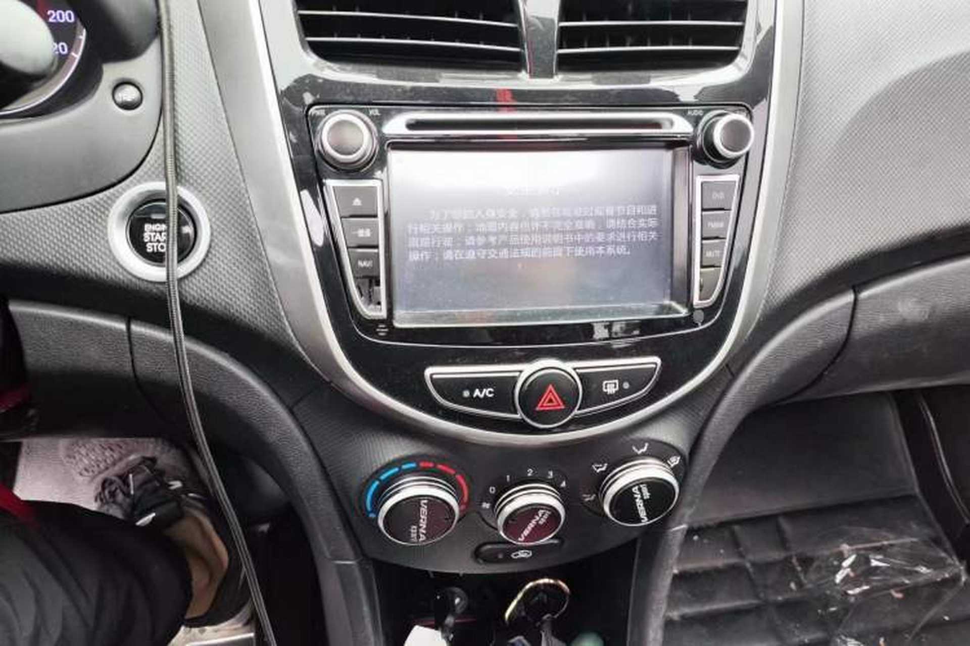 Used Hyundai Verna Ray 2014 1.6L Automatic TOP Audio And AC Panel