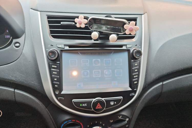 Used Hyundai Verna Ray 2014 1.4L Automatic GLX Audio And AC Panel
