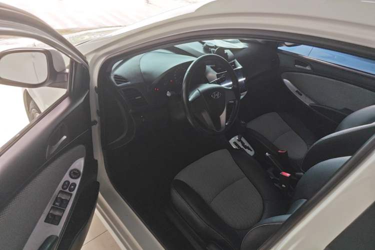 Used Hyundai Verna Ray 2014 1.4L Automatic GLX Driver Seat