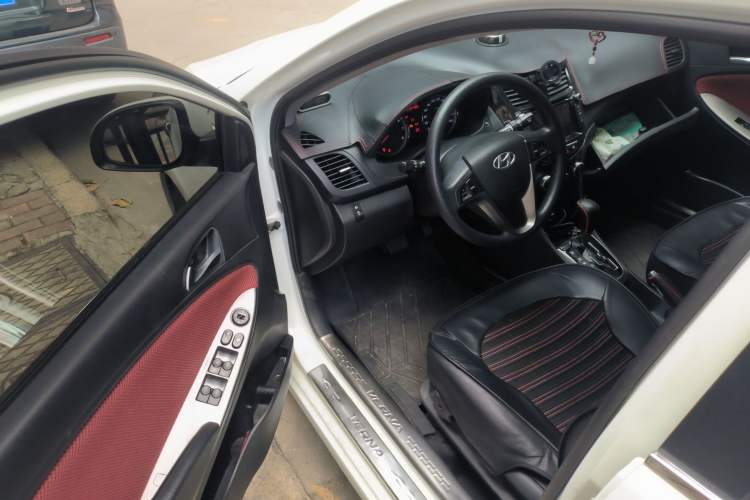 Used Hyundai Verna Ray 2014 1.6L Automatic TOP Driver Seat