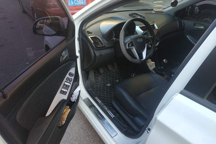 Used Hyundai Verna Ray 2014 1.4L Manual GLX Driver Seat