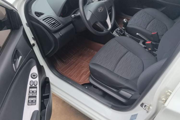 Used Hyundai Verna Ray 2014 1.4L Manual GLX Driver Seat