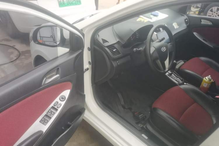 Used Hyundai Verna Ray 2014 1.4L Automatic GLX Driver Seat