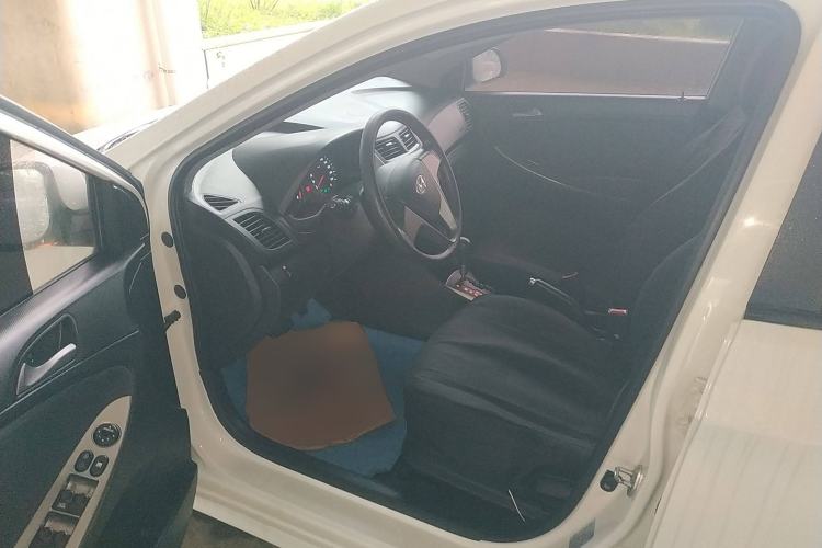 Used Hyundai Verna Ray 2014 1.4L Automatic GLX Driver Seat