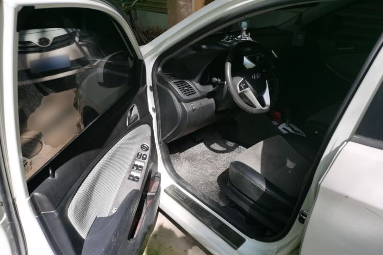 Used Hyundai Verna Ray 2014 1.4L Automatic GLX Driver Seat