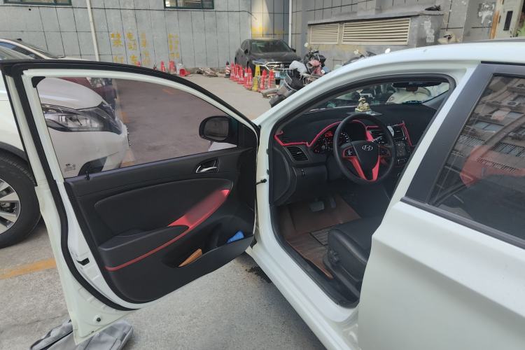 Used Hyundai Verna Ray 2014 1.6L Automatic TOP Driver Seat