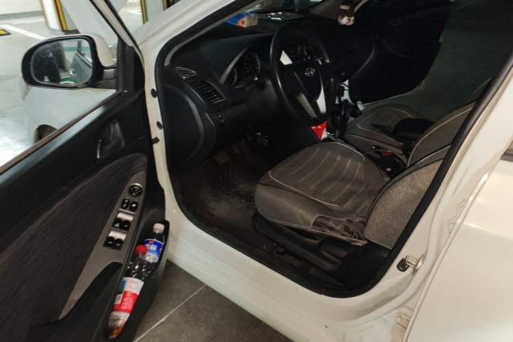 Used Hyundai Verna Ray 2014 1.4L Automatic GLX Driver Seat