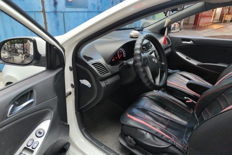 Used Hyundai Verna Ray 2014 1.6L Automatic TOP Driver Seat