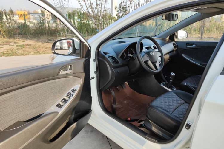 Used Hyundai Verna Ray 2014 1.4L Manual GLX Driver Seat