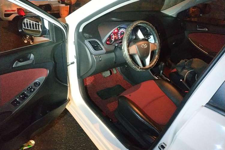 Used Hyundai Verna Ray 2014 1.4L Automatic GLX Driver Seat