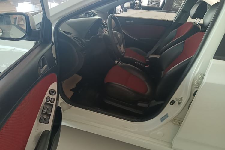 Used Hyundai Verna Ray 2014 1.4L Automatic GLX Driver Seat