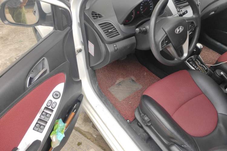 Used Hyundai Verna Ray 2014 1.6L Automatic TOP Driver Seat