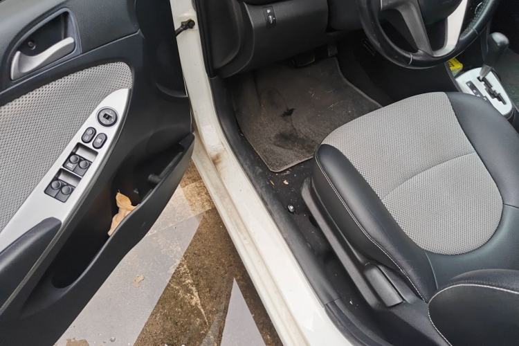 Used Hyundai Verna Ray 2014 1.4L Automatic GLX Driver Seat