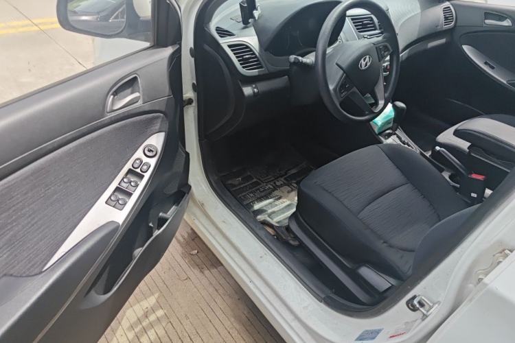 Used Hyundai Verna Ray 2014 1.4L Automatic GLX Driver Seat