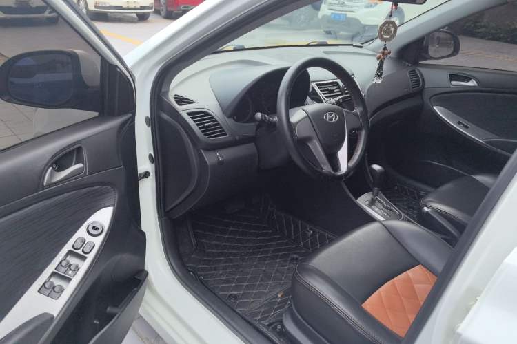 Used Hyundai Verna Ray 2014 1.4L Automatic GLX Driver Seat