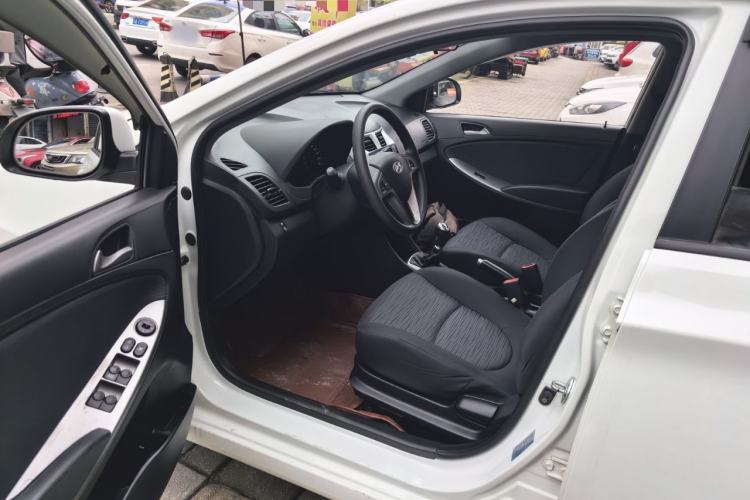 Used Hyundai Verna Ray 2014 1.4L Manual GLX Driver Seat