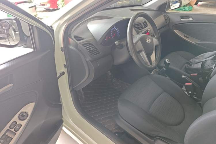 Used Hyundai Verna Ray 2014 1.4L Manual GLX Driver Seat