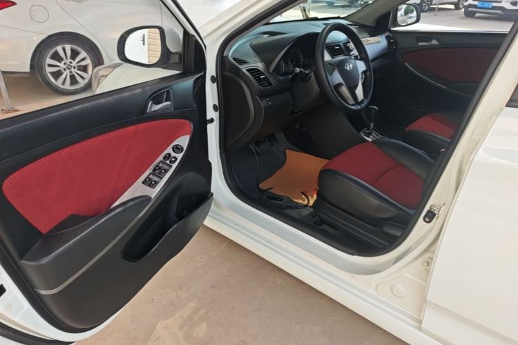 Used Hyundai Verna Ray 2014 1.4L Automatic GLX Driver Seat