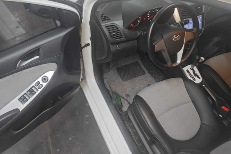 Used Hyundai Verna Ray 2014 1.4L Automatic GLX Driver Seat