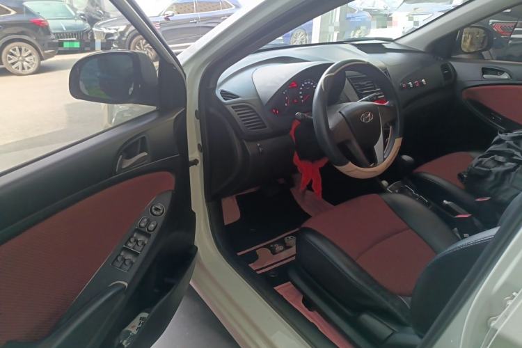 Used Hyundai Verna Ray 2014 1.4L Automatic GLX Driver Seat