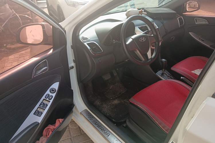 Used Hyundai Verna Ray 2014 1.4L Automatic GLX Driver Seat