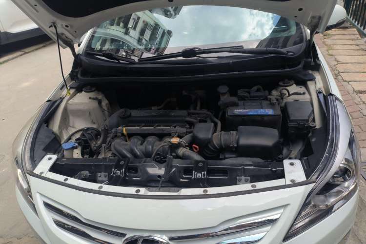 Used Hyundai Verna Ray 2014 1.6L Automatic TOP Engine Bay