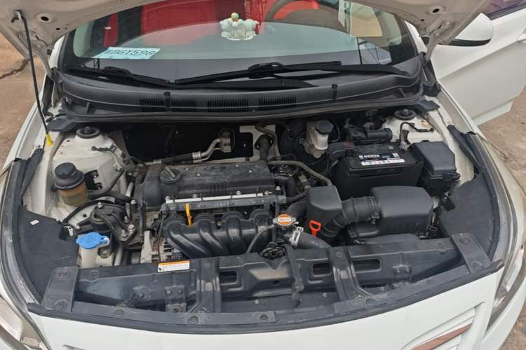 Used Hyundai Verna Ray 2014 1.4L Automatic GLX Engine Bay