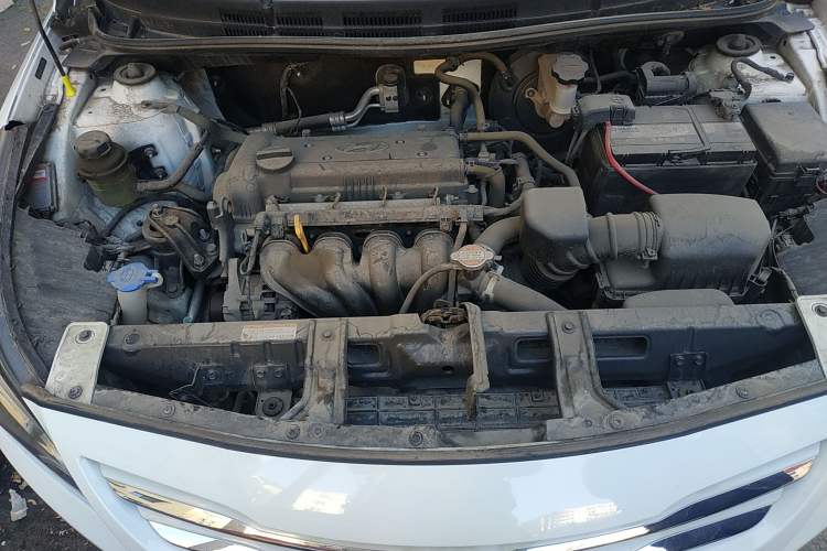 Used Hyundai Verna Ray 2014 1.4L Manual GLX Engine Bay