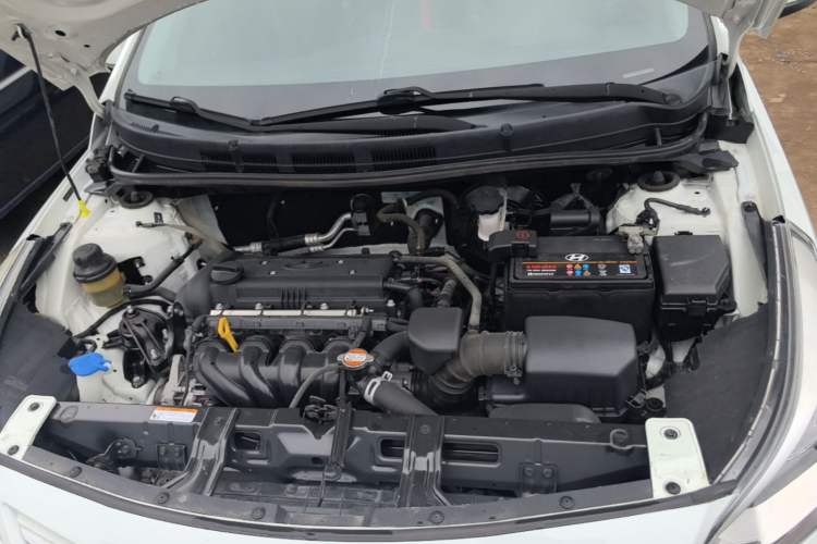 Used Hyundai Verna Ray 2014 1.4L Manual GLX Engine Bay