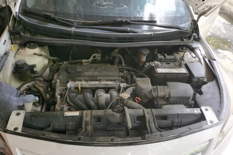 Used Hyundai Verna Ray 2014 1.4L Automatic GLX Engine Bay