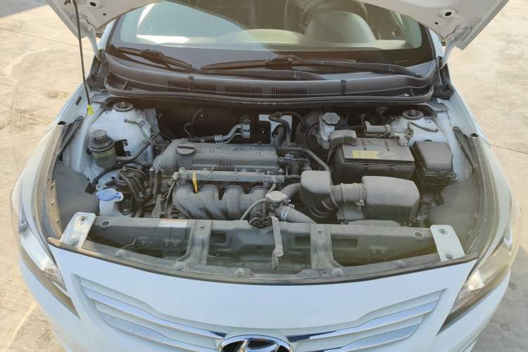 Used Hyundai Verna Ray 2014 1.4L Manual GLX Engine Bay