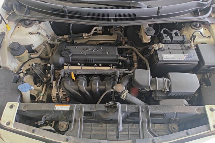 Used Hyundai Verna Ray 2014 1.4L Automatic GLX Engine Bay