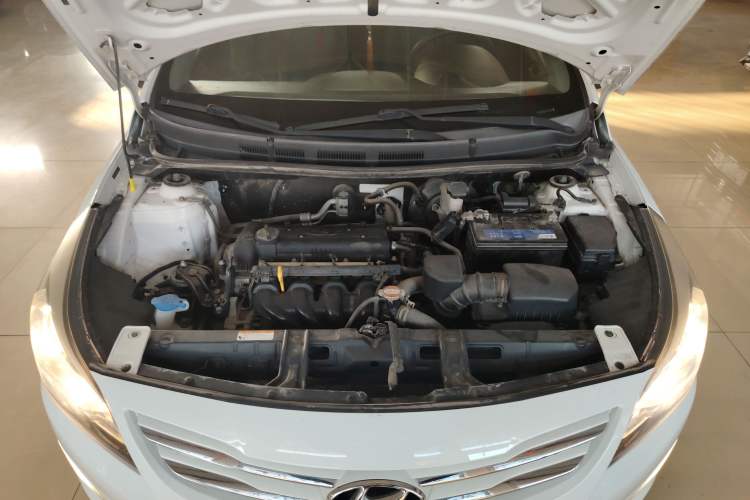 Used Hyundai Verna Ray 2014 1.4L Manual GLX Engine Bay
