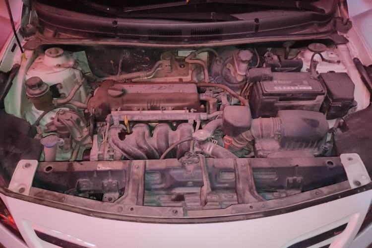 Used Hyundai Verna Ray 2014 1.4L Automatic GLX Engine Bay