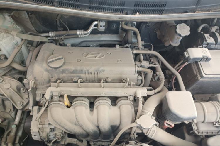 Used Hyundai Verna Ray 2014 1.4L Automatic GLX Engine Bay