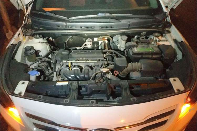 Used Hyundai Verna Ray 2014 1.4L Automatic GLX Engine Bay