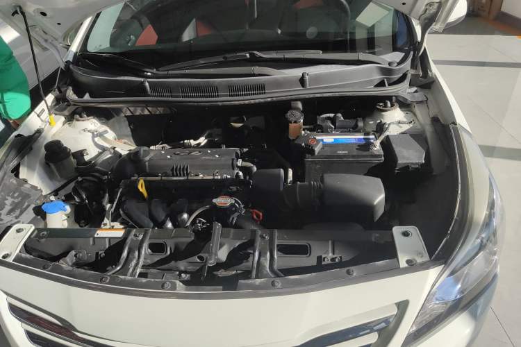 Used Hyundai Verna Ray 2014 1.4L Automatic GLX Engine Bay