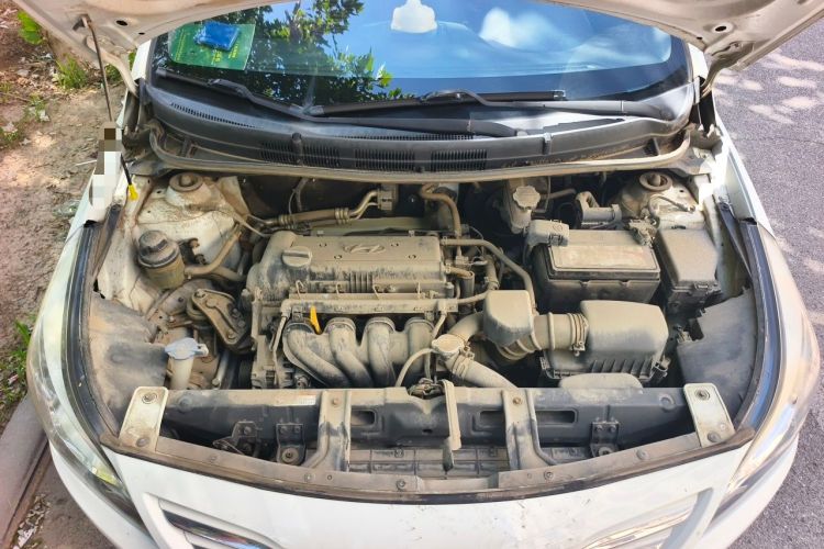 Used Hyundai Verna Ray 2014 1.4L Manual GLX Engine Bay