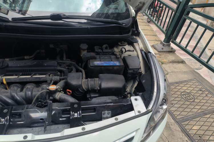 Used Hyundai Verna Ray 2014 1.6L Automatic TOP Engine Bay Left