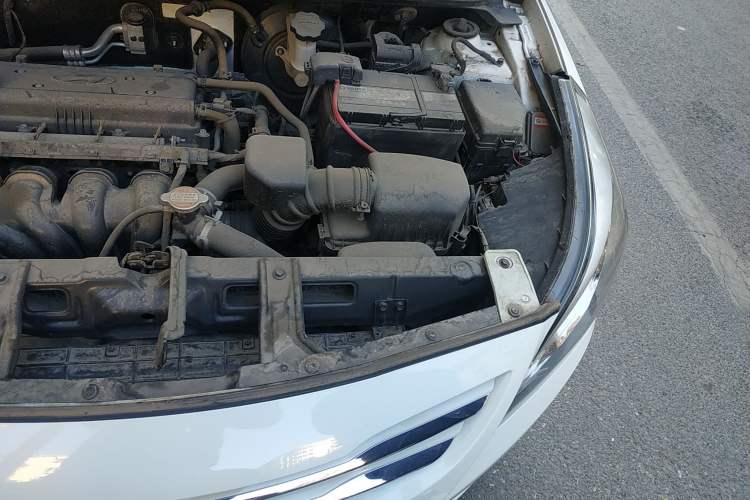 Used Hyundai Verna Ray 2014 1.4L Manual GLX Engine Bay Left