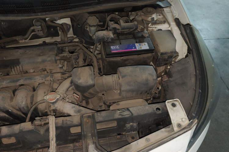 Used Hyundai Verna Ray 2014 1.4L Automatic GLX Engine Bay Left