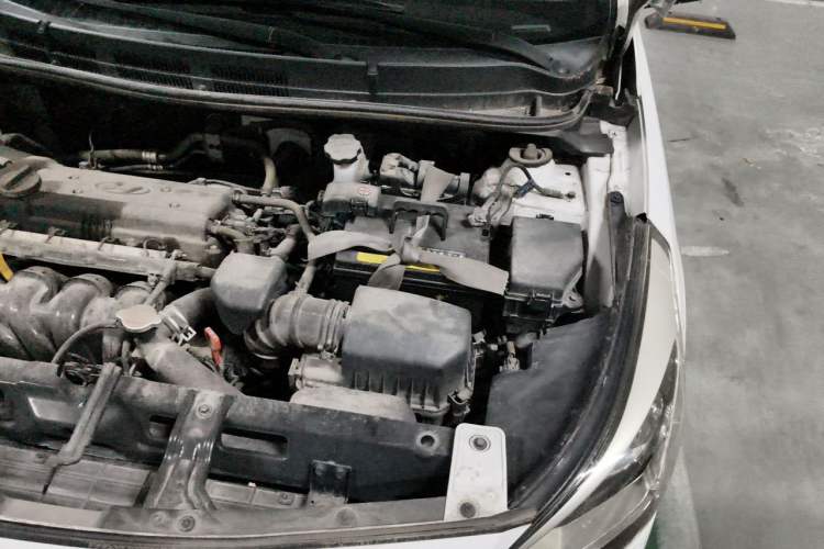Used Hyundai Verna Ray 2014 1.4L Automatic GLX Engine Bay Left